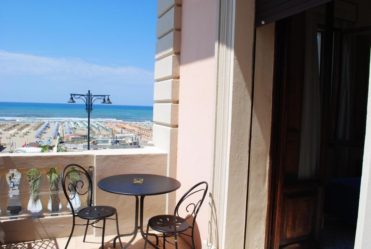 Villa Tina Hotel Viareggio Exterior foto