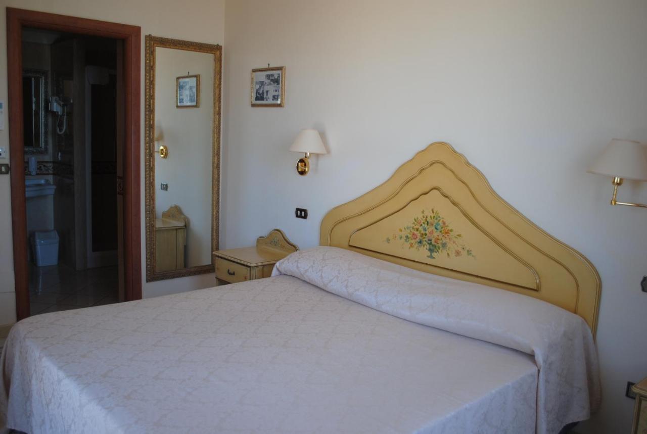 Villa Tina Hotel Viareggio Exterior foto