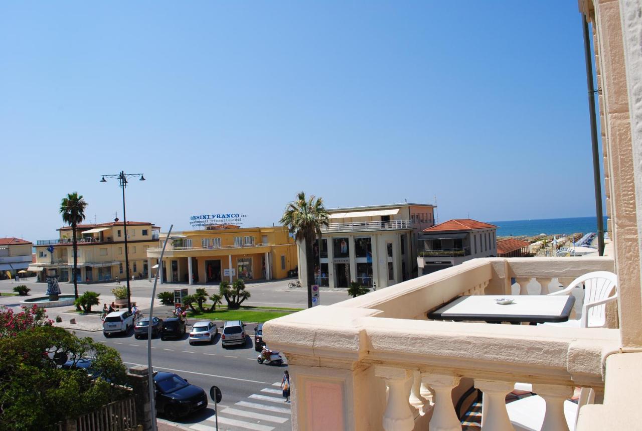 Villa Tina Hotel Viareggio Exterior foto