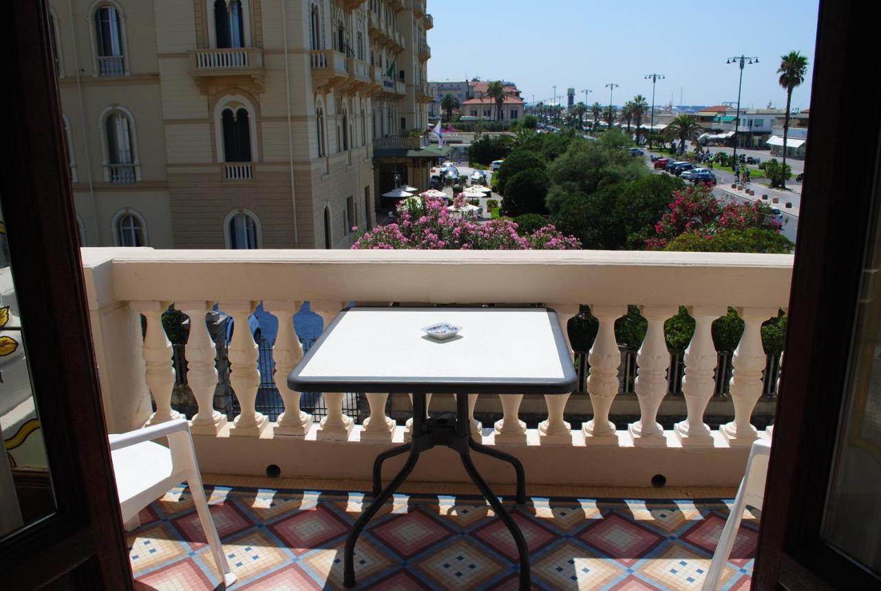 Villa Tina Hotel Viareggio Exterior foto