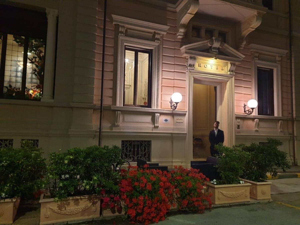 Villa Tina Hotel Viareggio Exterior foto