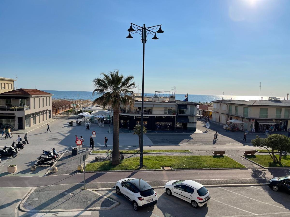 Villa Tina Hotel Viareggio Exterior foto