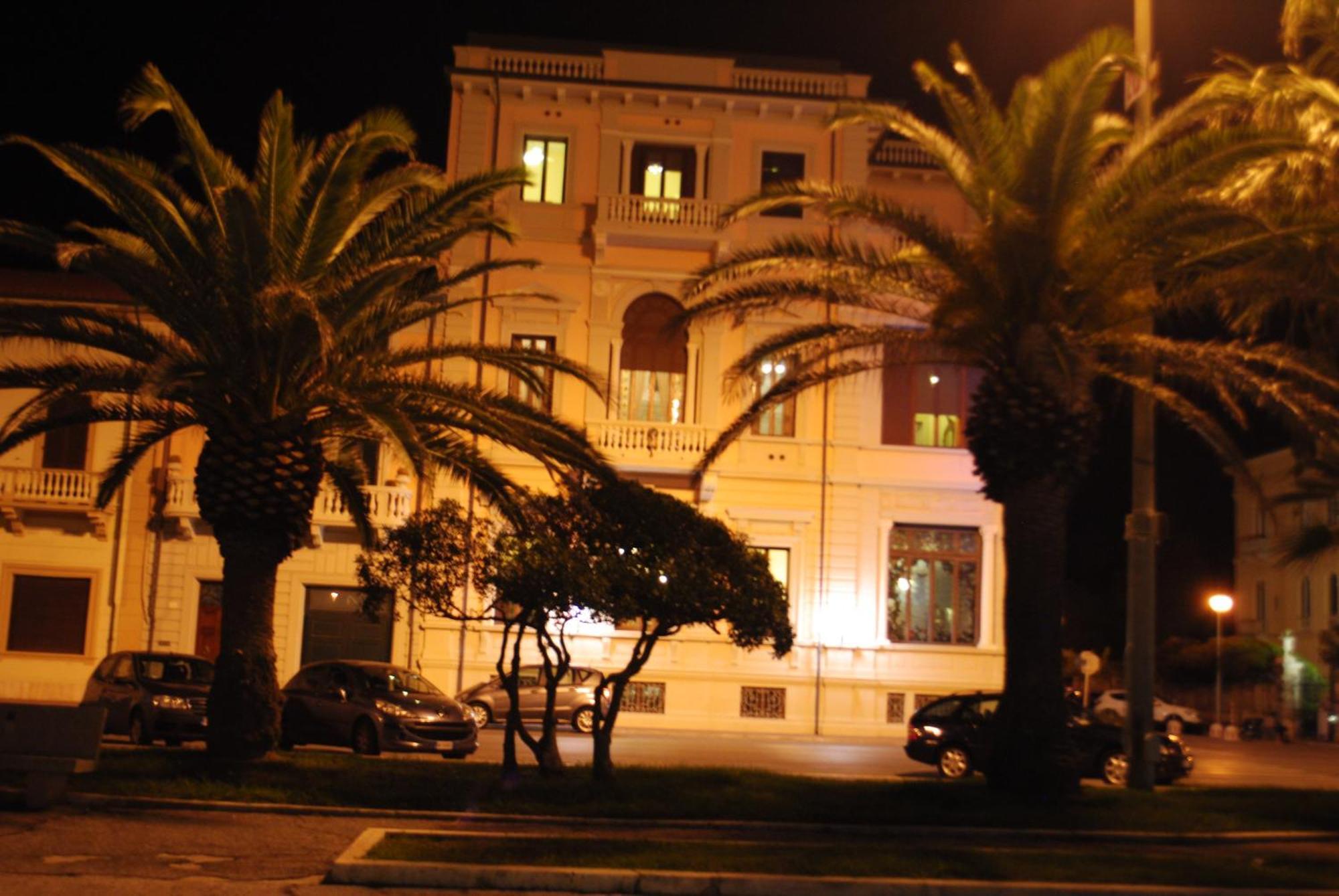 Villa Tina Hotel Viareggio Exterior foto