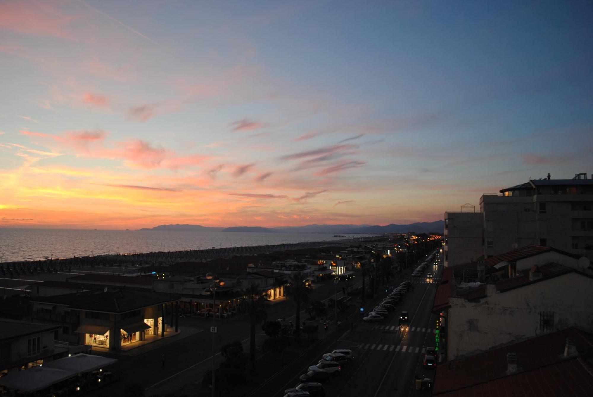 Villa Tina Hotel Viareggio Exterior foto